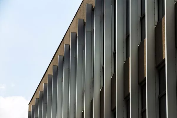 À qui s'adresser pour faire un bardage métallique ?, Tarbes, CD Construction